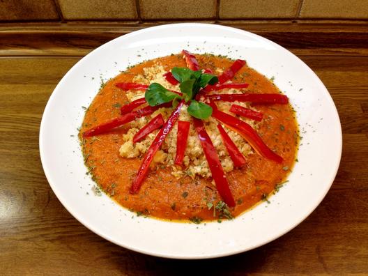 Celeriac "rice" with mango peppers sauce