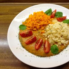 Two kinds of "rice" with orange - kiwi - peppers sauce