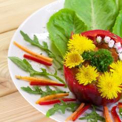 Pineapple - kiwi - stuffed bell peppers