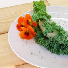 Banana kale "hot dog"
