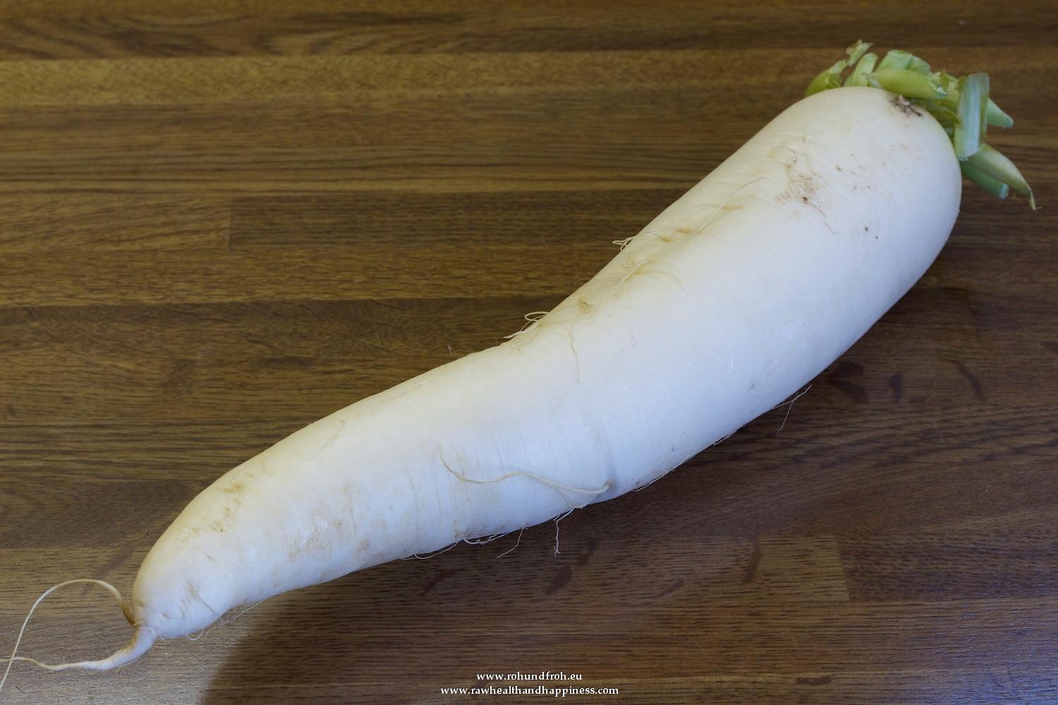 Daikon radish / Fruits and Veggies - Raw Health and Happiness