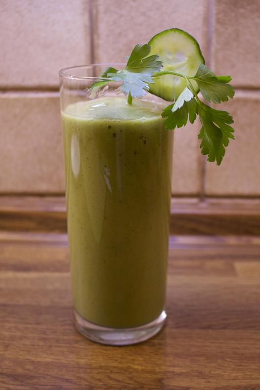 Banana - apple - parsley - smoothie