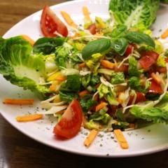 Mango - cabbage - basil - salad