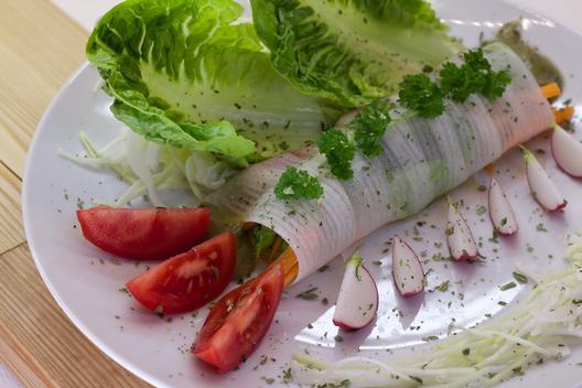 Banana - parsley - radish - rolls