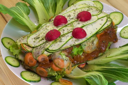 Banana - parsley - peppers - "lasagna" on Bok Choy