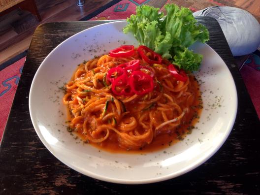 Radish noodles with red peppers mango sauce