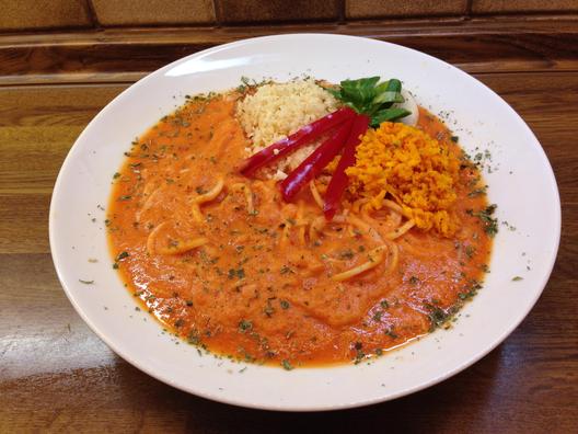 Celeriac and pumpkin "rice" with radish noodles in pineapple pepper soup