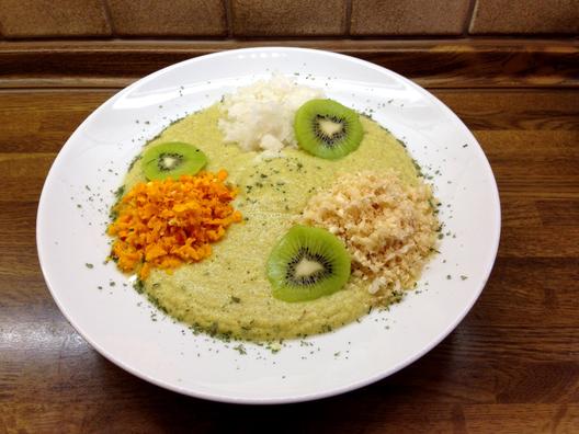 Pineapple-Kiwi delight with three kinds of "rice"