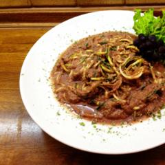 Zucchini noodles with grape-apple sauce