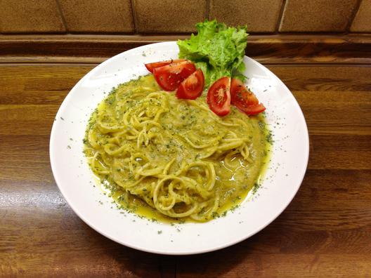 Radish noodles with green dream cream