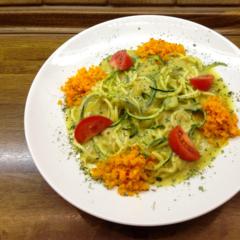 Zucchini - noodles with pumpkin - "rice" and pineapple - apple - sesame - sauce