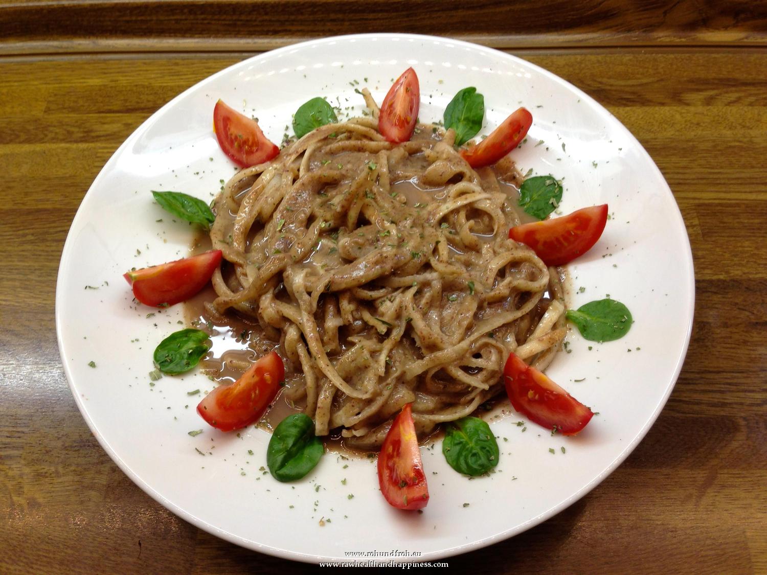 Radish noodles with grape - kiwi - sauce / Raw Food Dishes - Raw Health ...