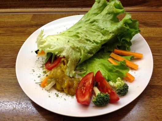 Vegetable - wraps with persimmon - dill - sauce