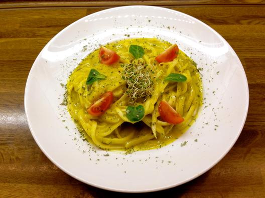 Radish - "Udon" - noodles with sprouts and mango - sauce