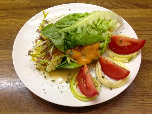 Zucchini - noodles with mango on baby - lettuce