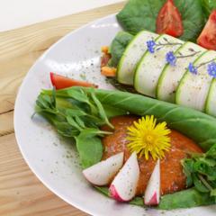 Zucchini - rolls with garden greens and flowers