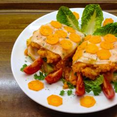 Radish - tomato - "Lasagna" with orange - date - sauce Radish - tomato - "Lasagna" with orange - date - sauce