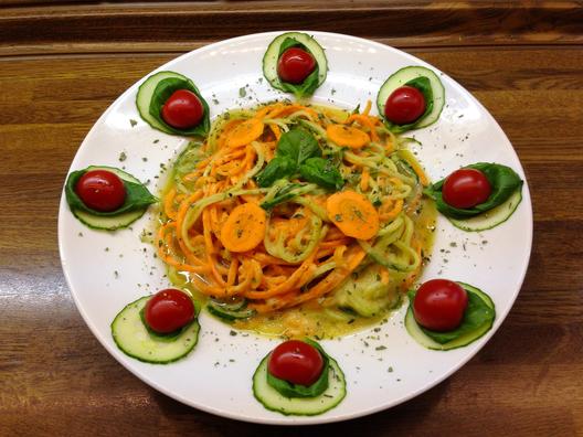 Cucumber - carrot - pineapple - basil - "pasta"