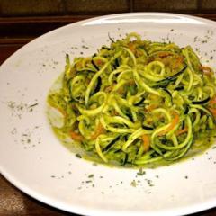 Some quick and delicious zucchini & carrot "noodles" with a sauce of yellow pepper, avocado, celery with a bit of lemon juice and some Italian herbs.